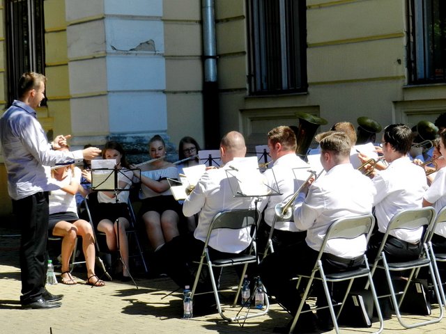 Emlékmenet a katonahősökért 2017 11